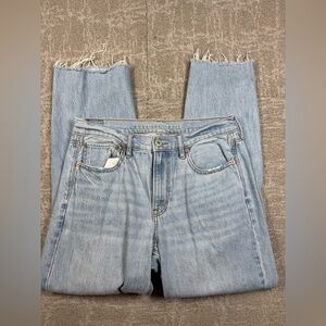 American Eagle 90s Straight Light Wash Distressed Raw Hem Jean Size 12